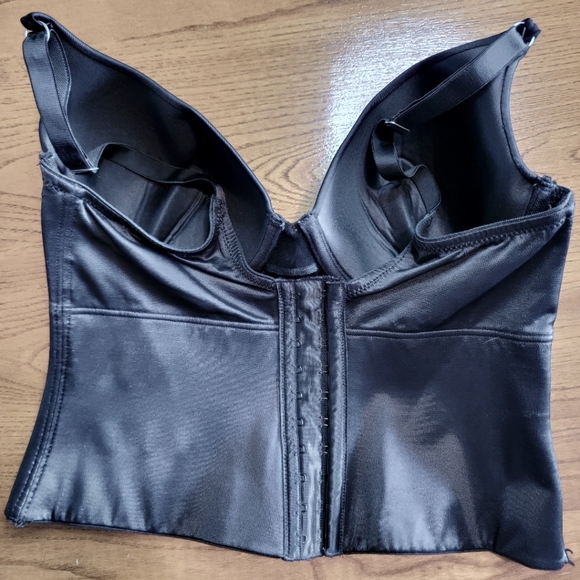 SOLD!Flexees corset 36D, Black, Hooks in back, Adjustable straps - Picture 3 of 5